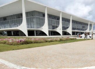 MP que facilita abertura de empresas é sancionada por Bolsonaro