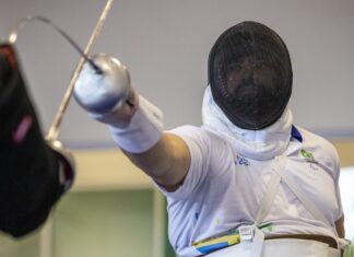 Tóquio: Jovane Guissone se classifica na esgrima em cadeira de rodas