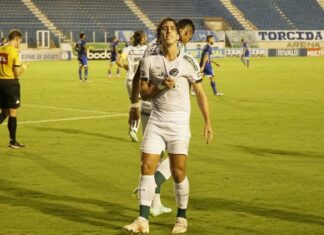 Série B: Goiás derrota Confiança e assume vice-liderança