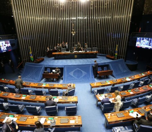 Senado aprova mudança em regras de transmissão de partidas de futebol