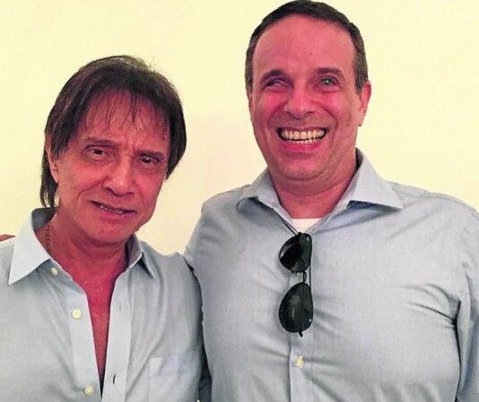 Morre, aos 52 anos, o radialista Dudu Braga, filho de Roberto Carlos