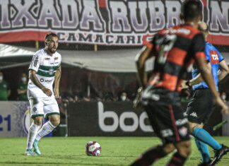 Líder Coritiba fica no 0 a 0 com o Vitória na Série B