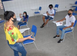 Governador anuncia retorno das aulas 100% presenciais na rede estadual de ensino