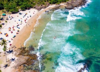 Setur fortalece promoção dos destinos baianos na Abav Fortaleza