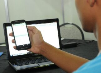 A um mês do Enem, professores falam sobre uso de redes sociais