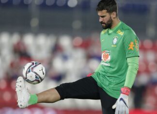 Alisson comemora 50ª partida pela seleção brasileira e sonha com mais