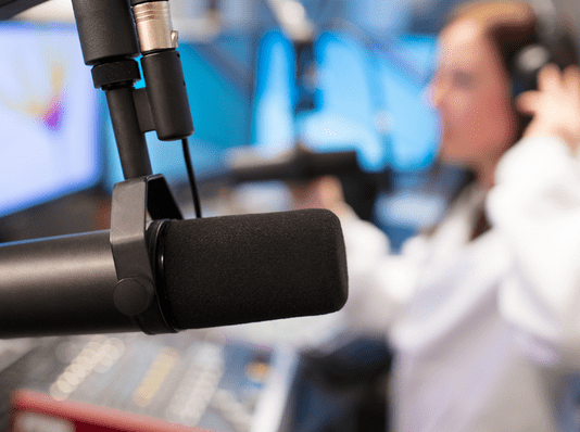 Ministério das Comunicações e Casa Civil recebem representantes das rádios comunitárias