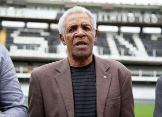 Morre Dorval, um dos maiores ídolos da história do Santos