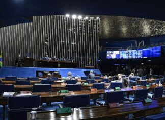 Senado aprova medida provisória que cria Auxílio Brasil