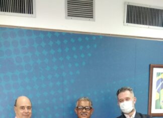 O Coordenador Nacional do grupo de trabalho de RADCOM Jairo Bispo esteve no Ministério das Comunicações nesta terça-feira dia (30)