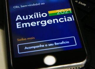 Pais solteiros recebem R$ 4,1 bi em retroativo do auxílio emergencial
