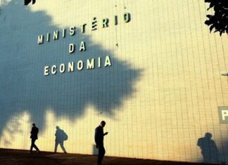 Dívida pública fecha 2021 acima de R$ 5,6 trilhões