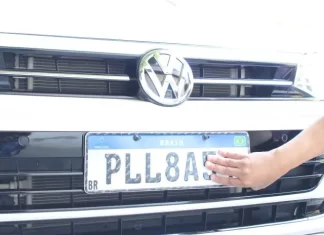 Valores cobrados pelas placas de veículos são fixados pelo Detran