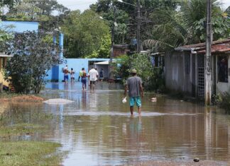 Moradores de Canavieiras (BA) afetados por chuvas poderão sacar FGTS