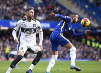 Chelsea passa sufoco, mas vence última partida antes do Mundial