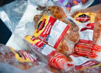Cortes de aves defumados ganha destaque na agricultura familiar da Bahia
