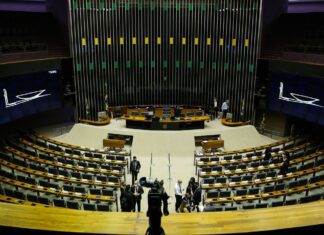 Câmara aprova texto-base do projeto que legaliza jogos no Brasil