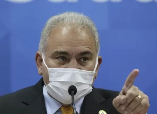 Ministro da Saúde alerta que país não atingiu pico da variante Ômicron