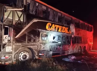 Acidente com ônibus deixa 4 mortos e mais de 20 feridos na Bahia