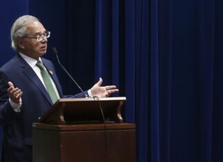 Privatização da Petrobras não está prevista neste mandato, diz Guedes