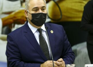 Ministro da Saúde diz que não vai decretar fim da pandemia “sozinho”