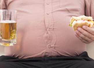 Dormir pouco pode gerar ganho de peso, diz especialista