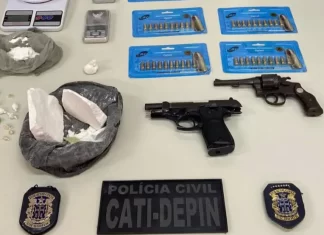 Dupla é presa com armas e drogas trazidas de SP para Jequié
