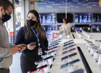 Otimismo dos comerciantes melhora em maio, diz CNC