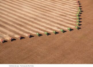 Fotógrafo sobrevivente a queda de avião vai lançar livro de imagens aéreas da Bahia