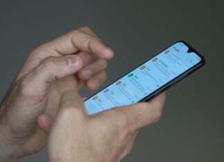 Anatel faz consulta pública para padronizar carregadores de celular