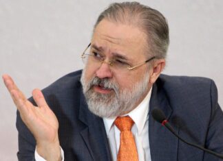 Aras se reúne com ministro da Defesa e comandantes da Forças Armadas