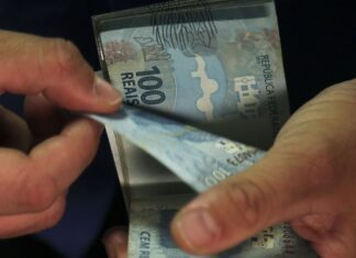 Beneficiários com NIS de final 7 recebem Auxílio Brasil