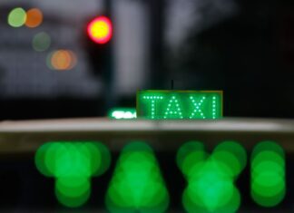 Auxílio Taxista começa a ser pago com parcela dobrada