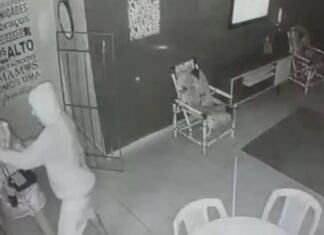 Bandidos bebem durante assalto ficam bêbados e não conseguem levar nada