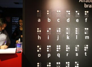 Diálogo no Escuro convida público a vivenciar o mundo sem enxergar