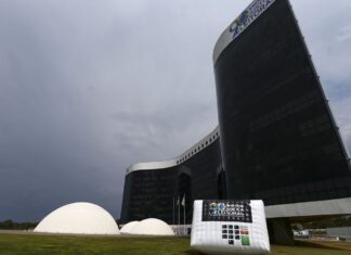 TSE exonera servidor que atuava com inserções de propaganda eleitoral