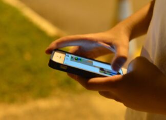 Guias orientam crianças e pais para uso seguro da internet