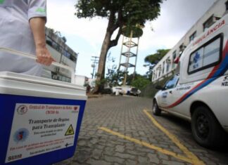 Na lista de espera por um rim, mulher cria página nas redes sociais e divide experiências