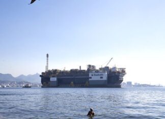 Produção de petróleo ultrapassa 4 milhões de barris por dia, diz ANP