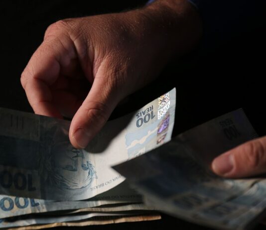 Aprovada MP que garante crédito para auxílio de R$ 600 até dezembro