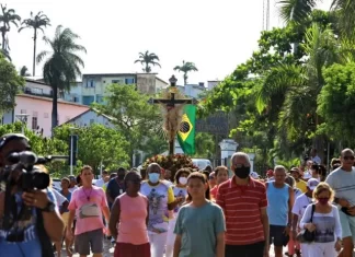 Em Salvador, Jerônimo participa de procissão marítima da imagem do Senhor do Bonfim