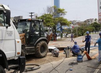 Embasa conclui conserto de tubulação na Av. Reitor Miguel Calmon e abastecimento é retomado em bairros de Salvador