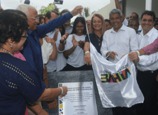 Jerônimo destaca ações de valorização dos profissionais da educação