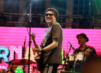 Em apresentação no Pelourinho, Davi Moraes agradece por homenagens a seu pai no Carnaval 2023