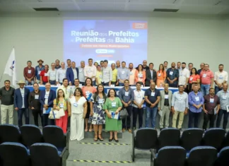Em evento reúne prefeitas e prefeitos de diversas regiões do estado para discutirem demandas de início de ano