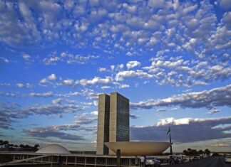 Serão empossados hoje 513 deputados e 27 senadores