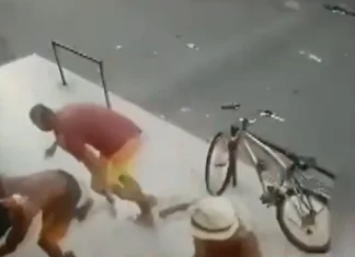 Câmeras de segurança registram momento em que idoso e adolescente são mortos em Salvador