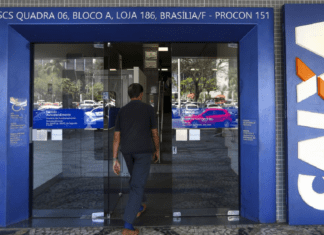 Caixa libera abono salarial para nascidos em março e abril