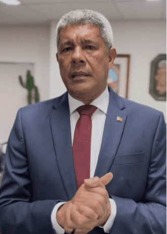 Jerônimo anuncia contratação de 1.624 profissionais para a Educação Especial e sanciona lei que institui mês dedicado a pessoas com deficiência