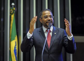 PL garante 10% das vagas de estágio para menores vulneráveis